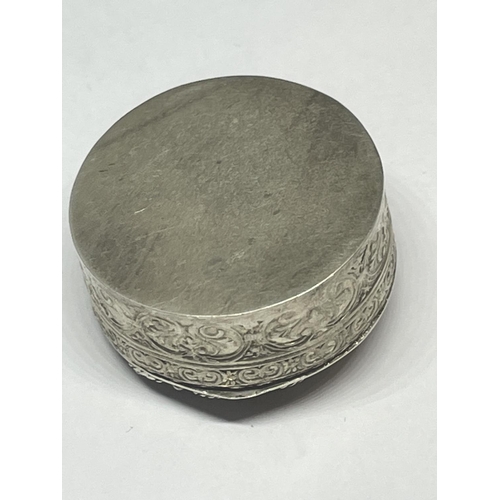 727 - A DECORATIVE .800 GRADE SILVER PILL BOX