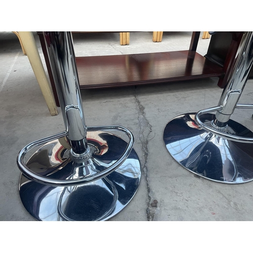 2621 - A PAIR OF 'ACTONA, DENMARK' KITCHEN PUMP STOOLS