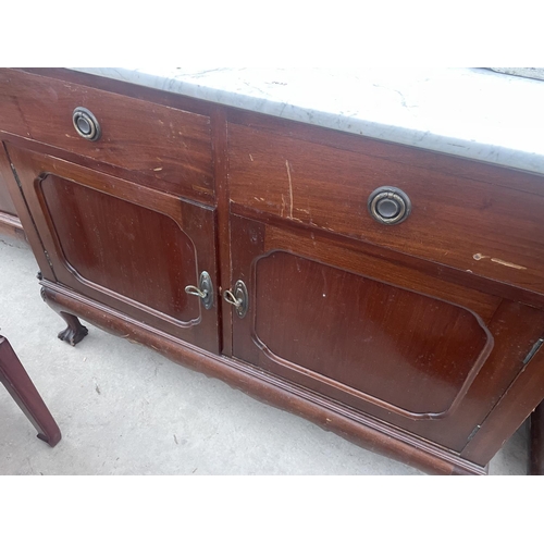 2632 - AN EARLY 20TH CENTURY MAHOGANY WASHSTAND IN THE CHIPPENDALE STYLE, ON CABRIOLE LEGS WITH BALL AND CL... 