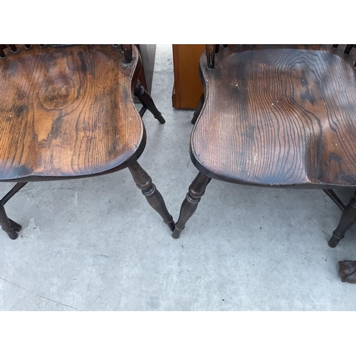 2652 - A SET OF SIX WINDSOR STYLE DINING CHAIRS WITH PIERCED SPLAT-BACKS, ON TURNED LEGS WITH CRINOLIN BOWS