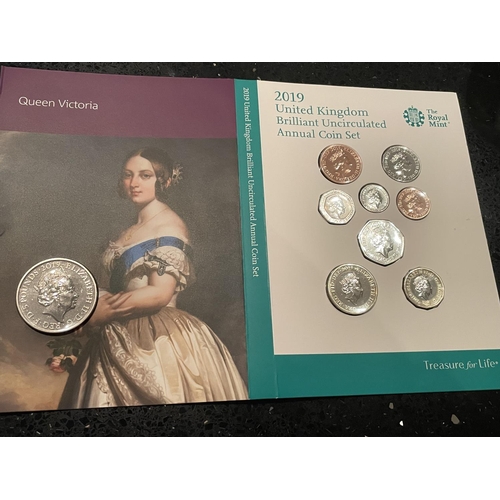 465 - UK , ROYAL MINT , 2019 , ANNUAL COIN SET OF THIRTEEN . PRISTINE CONDITION