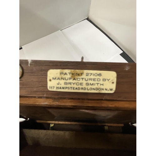 895 - A VINTAGE ART BOX WITH MAKERS NAME TO INSIDE J BRYCE SMITH, LONDON