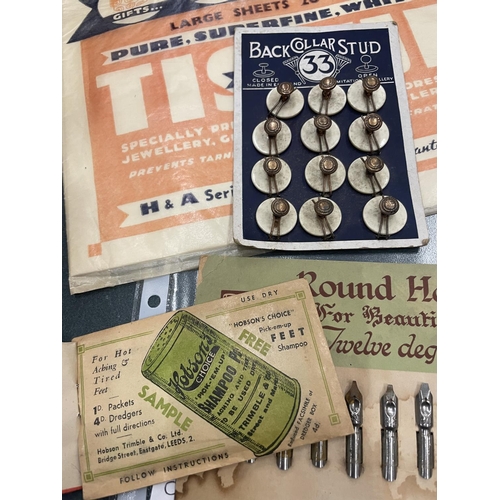 909A - A QUANTITY OF VINTAGE SHOP ITEMS ON CARDS TO INCLUDE COLLAR STUDS, PEN NIBS, ARTISTS PAINT BRUSHES, ... 