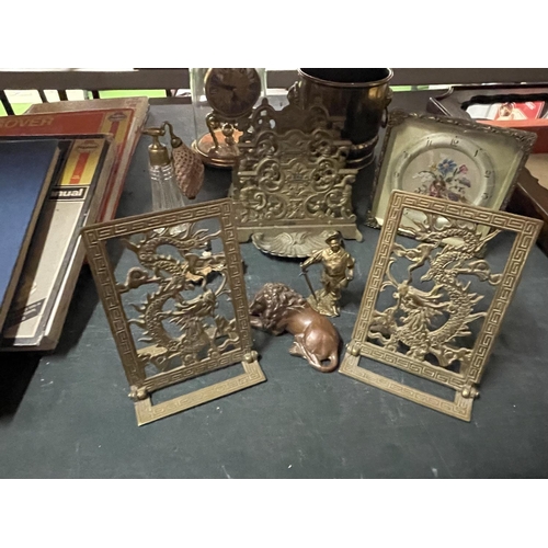 951 - A QUANTITY OF BRASS ITEMS TO INCLUDE ORIENTAL STYLE PLACE HOLDERS WITH DRAGON DESIGN, A COPPER LION,... 