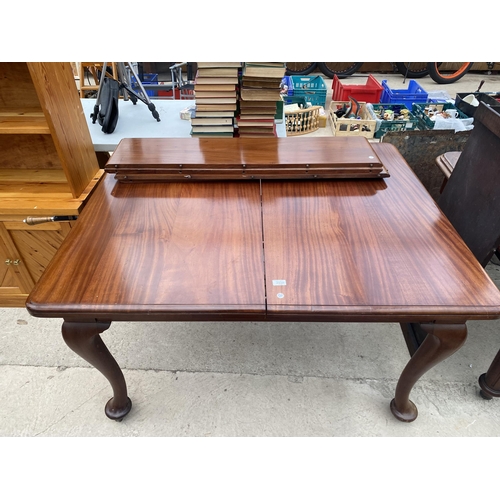 2530 - AN EARLY 20TH CENTURY MAHOGANY WIND-OUT DINING TABLE, 53X44