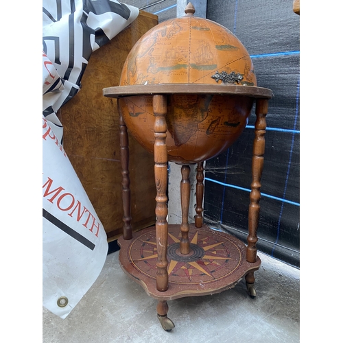 2551 - A MODERN GLOBE DRINKS TROLLEY