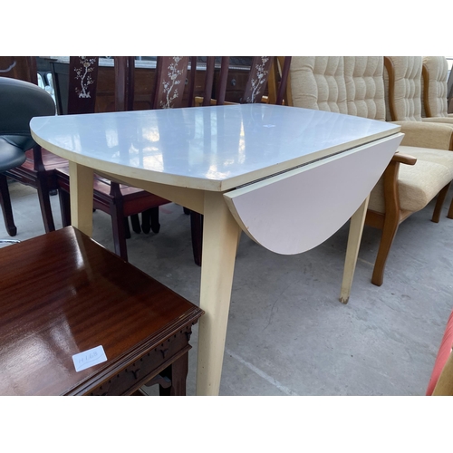 2579 - A MODERN WHITE DROP-LEAF KITCHEN TABLE, 43