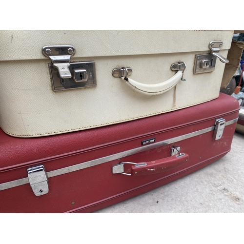 1505 - THREE VINTAGE TRAVEL CASES TO INCLUDE AN ANTLER