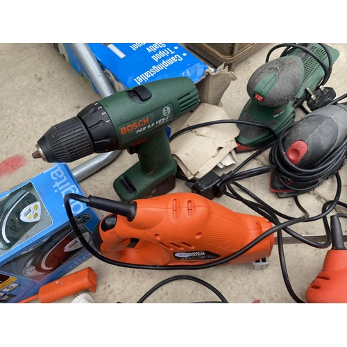 1513 - AN ASSORTMENT OF POWER TOOLS TO INCLUDE BOSCH DRILLS, BLACK AND DECKER SAWS AND PALM SANDERS ETC