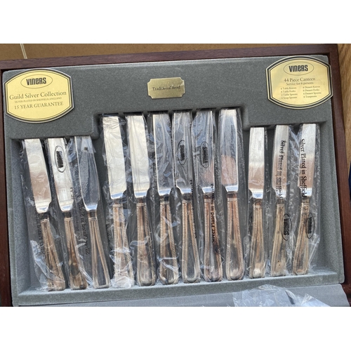 1551 - A VINERS WOODEN CASED 44 PIECE CANTEEN OF CUTLERY (1 PIECE MISSING)