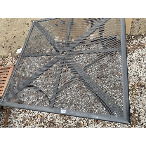 1640 - A SQUARE METAL GARDEN TABLE