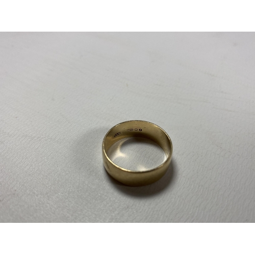 734 - A 9CT YELLOW GOLD WEDDING BAND, WEIGHT 4.1G