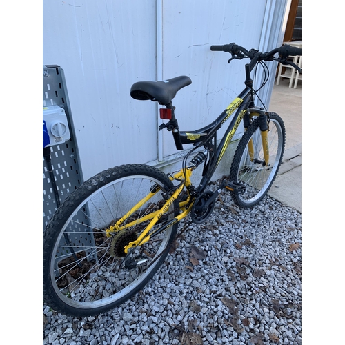 1751 - A TASEWR FLITE MOUNTAIN BIKE WITH 18 SPEED SHIMANO GEAR SYSTEM