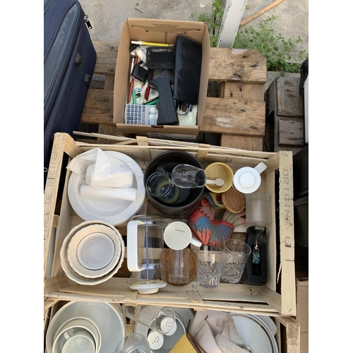 2042 - AN ASSORTMENT OF HOUSEHOLD CLEARANCE ITEMS TO INCLUDE CERAMICS AND GLASS WARE ETC