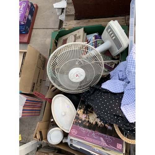 2044 - AN ASSORTMENT OF HOUSEHOLD CLEARANCE ITEMS TO INCLUDE RECORDS AND CERAMICS ETC