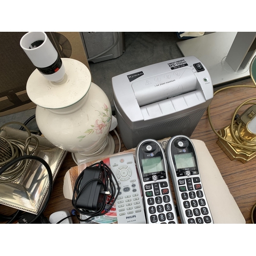 2122 - A LARGE ASSORTMENT OF ITEMS TO INCLUDE TABLE LAMPS, TELEPHONES AND A ROBERTS RADIO ETC