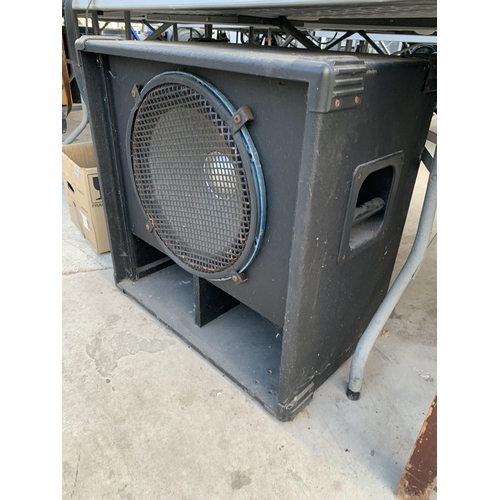 2183 - A LARGE SPEAKER