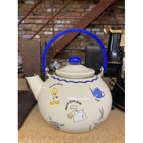 1006 - A VINTAGE STYLE KETTLE WITH BUGS BUNNY, TWEETY PIE, ETC IMAGES