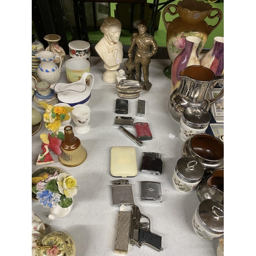 1018 - A COLLECTION OF VINTAGE LIGHTERS TO INCLUDE RONSON PLUS A MENDELSOHN BUST, HEAVY BRASS FIGURE, ETC