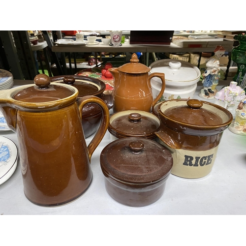 1065 - A QUANTITY OF VINTAGE STONEWARE ITEMS TO INCLUDE A TEA AND COFFEE POT, STORAGE CONTAINERS, A PIE DIS... 