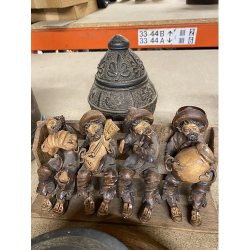 1082 - A QUANTITY OF TREEN ITEMS TO INCLUDE A FIGURE GROUP, CARVED LIDDED POT, TRIVET, TABLE LIGHTER, LETTE... 