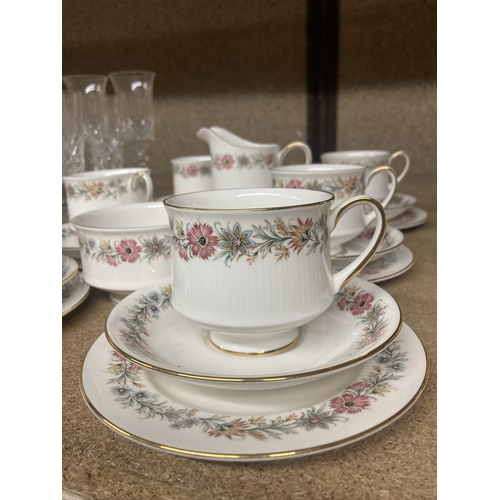 1178 - A PARAGON BELINDA 21 PIECE TEASET