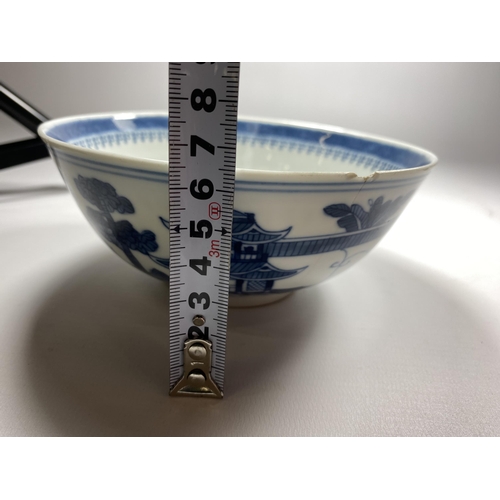 303 - A CHINESE BLUE AND WHITE PORCELAIN BOWL WITH PAGODA DESIGN, UNMARKED TO BASE, DIAMETER 15CM