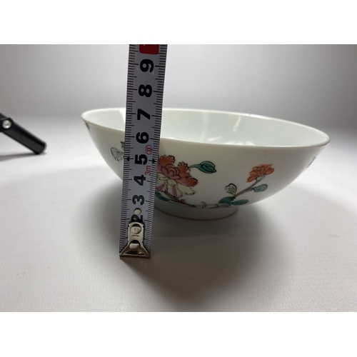 314 - A 19TH CENTURY CHINESE FLORAL BOWL WITH SEAL MARK TO BASE, DIAMETER 16CM