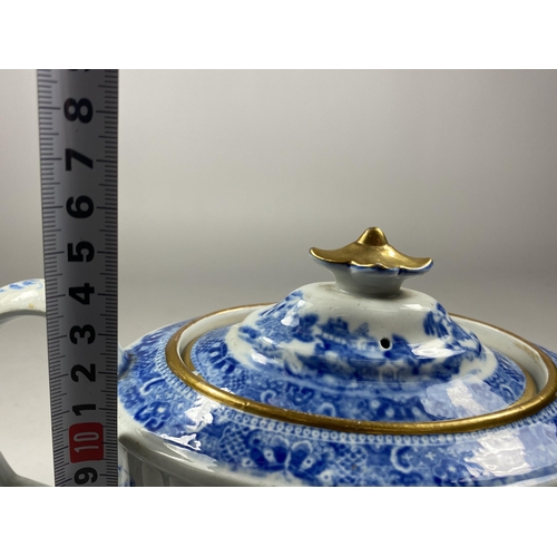 319 - A CHINESE QING BLUE & WHITE EXPORT PORCELAIN TEAPOT WITH PAGODA DESIGN, HEIGHT 15CM