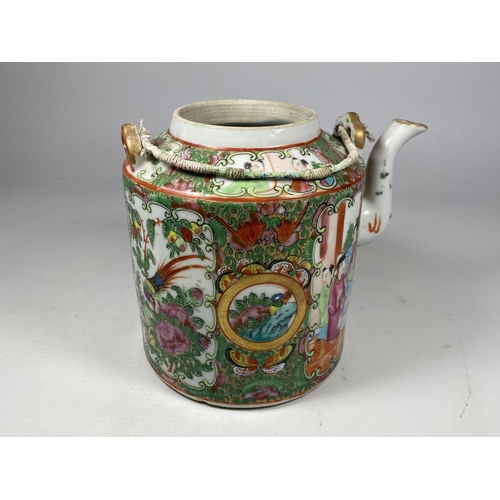 323 - A 19TH CENTURY CHINESE CANTON FAMILLE ROSE MEDALLION TEAPOT, HEIGHT 16CM