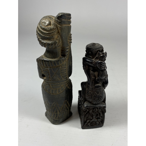 350 - TWO UNUSUAL ITEMS TO INCLUDE A CHINESE DRAGON DESIGN SEAL AND POTTERY FIGURE, HEIGHT 13.5CM