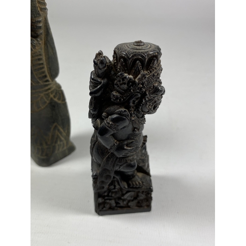 350 - TWO UNUSUAL ITEMS TO INCLUDE A CHINESE DRAGON DESIGN SEAL AND POTTERY FIGURE, HEIGHT 13.5CM