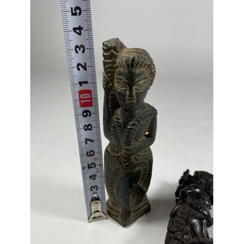 350 - TWO UNUSUAL ITEMS TO INCLUDE A CHINESE DRAGON DESIGN SEAL AND POTTERY FIGURE, HEIGHT 13.5CM