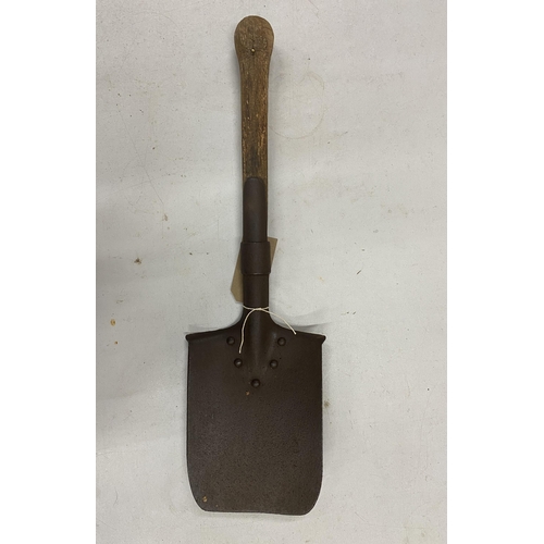 459 - A MID 20TH CENTURY ENTRENCHING SPADE WITH WOODEN SHAFT