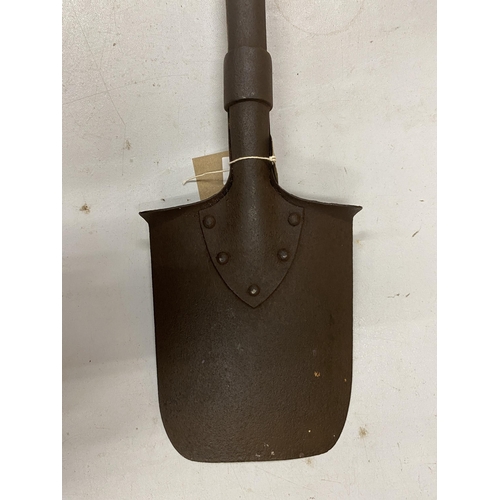 459 - A MID 20TH CENTURY ENTRENCHING SPADE WITH WOODEN SHAFT