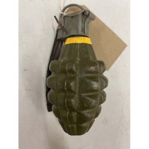 465 - A DEACTIVATED MID 20TH CENTURY 'PINEAPPLE' GRENADE, SIDE IMPRESSED RFX