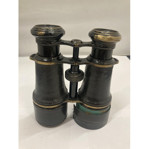 138 - A PAIR OF VINTAGE BINOCULARS