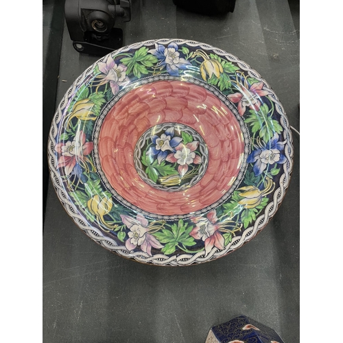 276 - A MALING LUSTRE DISH