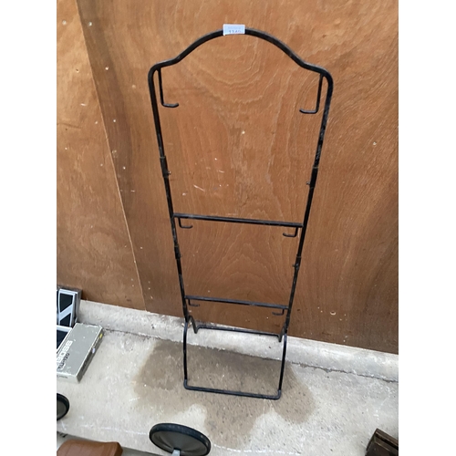 1349 - A VINTAGE WROUGHT IRON CLOTHES HANGER