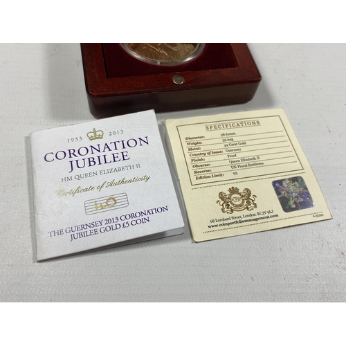 94 - A BOXED 2013 GUERNSEY 22CT GOLD LIMITED EDITION CORONATION JUBILEE £5 PROOF COIN, WITH CERTIFICATE, ... 