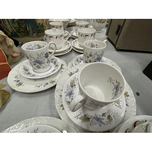 295 - A QUANTITY OF CHINA CUPS, SAUCERS, PLATES AND SUGAR BOWL TO INCLUDE RIDGWAY 'MELISANDE'