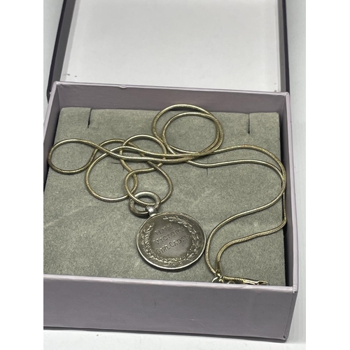 588 - A HALLMARKED BIRMINGHAM SILVER HMS VICTORY GIRL CADET NECKLACE WITH PRESENTATION BOX