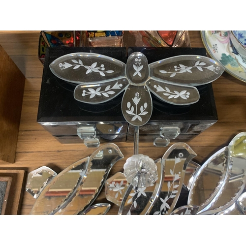 1174 - FOUR MIRRORED ANIMAL THEMED COAT HOOKS, GLASS BOXES, ETC