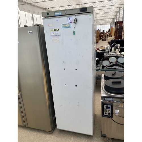 2071 - A WHITE LEC INDUSTRIAL UPRIGHT FRIDGE