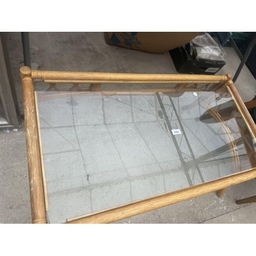 2563 - A MODERN BAMBOO COFFEE TABLE WITH GLASS TOP, 38