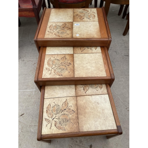 2660 - A NET OF THREE RETRO TABLES WITH INSET TILED TOPS