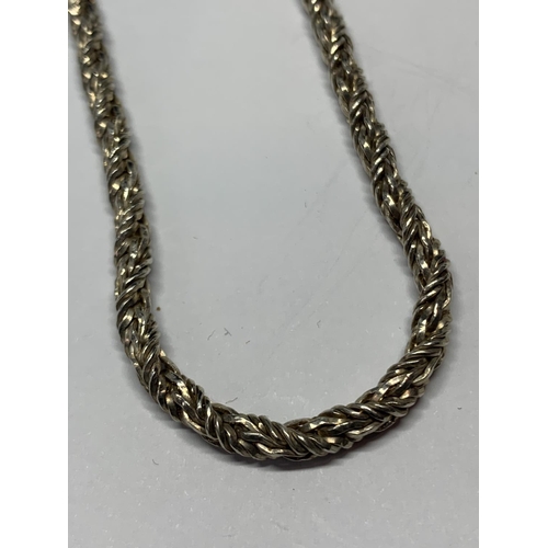 577 - A SILVER ROPE DESIGN NECKLACE LENGTH 18 INCHES