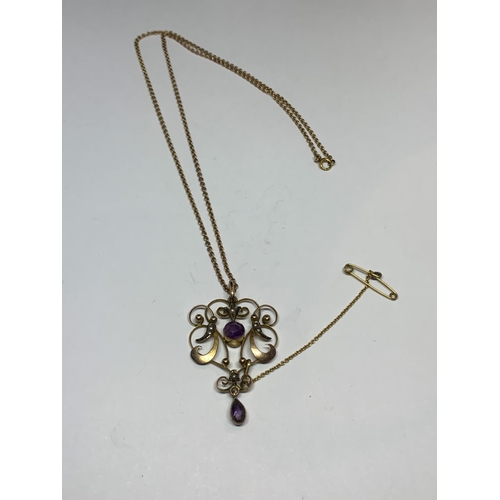 551 - A 9CT YELLOW GOLD EDWARDIAN AMETHYST AND SEED PEARL PENDANT NECKLACE, TOTAL WEIGHT 5.48G