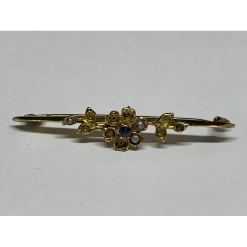 552 - A 10CT YELLOW GOLD FLORAL SEED PEARL BROOCH (MISSING SOME PEARLS), WEIGHT 2.25G, BOXED