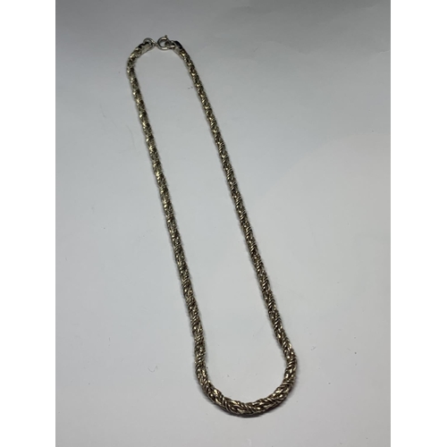 577 - A SILVER ROPE DESIGN NECKLACE LENGTH 18 INCHES